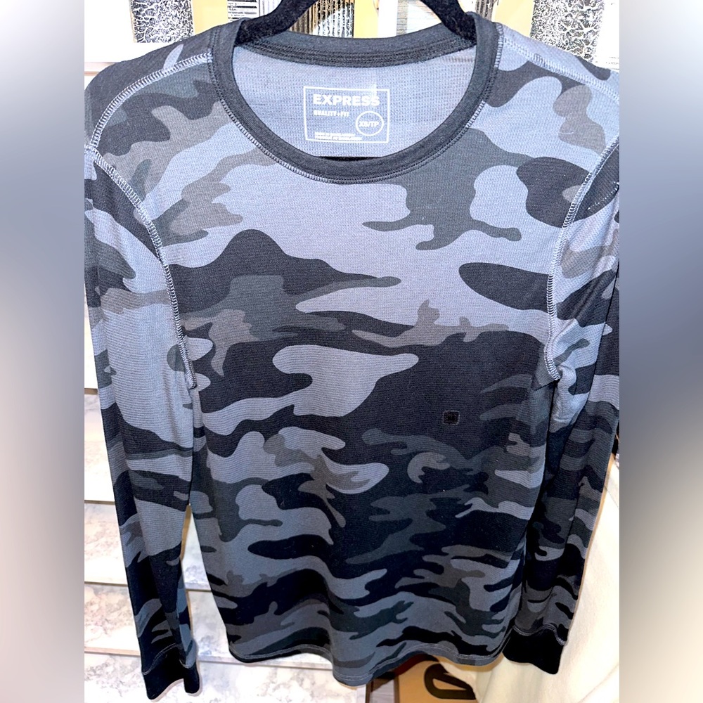 Express men’s black and grey camo flannel